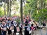 Fiéis participam de missa na Gruta Nossa Senhora de Lourdes em São Miguel do Oeste