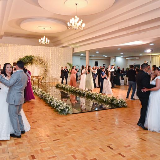 Casamento coletivo da prefeitura celebra a união de 24 casais
