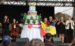 Aniversário de Campo Erê é marcado com show e distribuição de bolo
