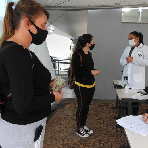 São Miguel do Oeste inicia a vacinação contra COVID para professores