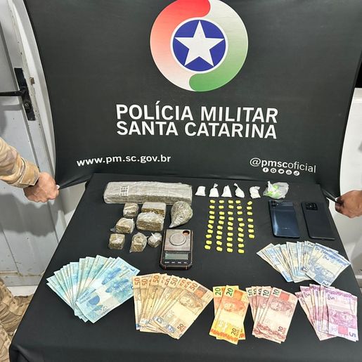 Polícia apreende maconha, cocaína, ecstasy e mais de R$ 2,5 mil em Anchieta