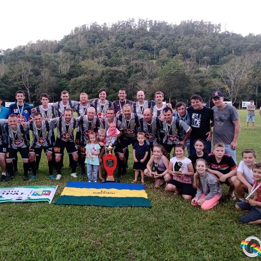 Bandeirantes é campeão da 27ª edição do Campeonato Municipal de São João do Oeste 