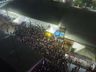Mesmo com chuva, público lota espaço de shows para ver Marcos e Belutti