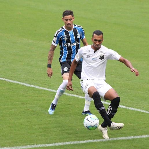 VÍDEO: Narrador de rádio chama Lucas Braga, do Santos, de "crioulinho"