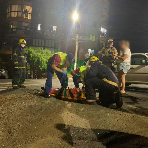 Colisão entre dois carros deixa uma pessoa ferida, em SMOeste