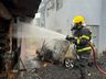 Carro é destruído por incêndio no interior de Mondaí