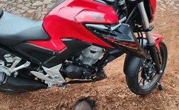 Motociclista fica ferido em acidente com carro em Itapiranga