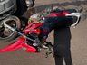Acidente deixa motociclista ferida no centro de SMOeste 