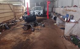 PM descobre desmanche de veículos roubados e prende dois em SMOeste 