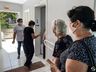 Idosos recebem vacina contra a COVID-19 em São Miguel do Oeste
