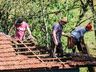 Mutirão ajuda famílias atingidas por chuva de granizo em Bandeirante