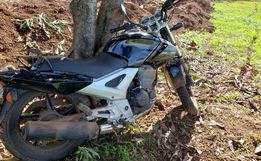 Jovem fica ferido em colisão de moto e caminhão na SC 386