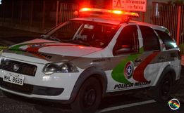 Fogo de artifício lançado de prédio atinge homem que estava na Igreja Matriz