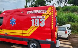 Idoso fica ferido em colisão de carro com barranco em Itapiranga