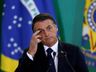 Bolsonaro sente 'desconforto' e é levado a hospital para exames