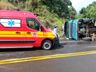 Motorista cochila ao volante e caminhão tomba na SC-161 em Romelândia