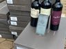 Jovem de 19 anos tenta fugir, mas acaba preso pela Polícia Militar com veículo carregado de vinho