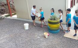 Escola de Itapiranga utiliza água dos climatizadores para trabalho com crianças  