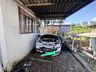 Carro pega fogo em garagem e moradores controlam incêndio em Maravilha