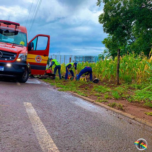 VÍDEO: Motociclista de trilha sofre cortes no pescoço e braços em arame farpado 