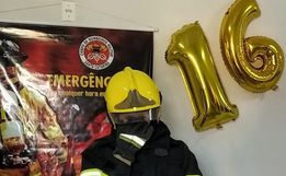 Admiradora dos Bombeiros, jovem recebe festa de aniversário no batalhão