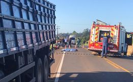 VÍDEO: Motociclista morre após colisão com caminhão na SC-163
