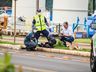 Acidente entre carro e moto deixa casal ferido na Waldemar Rangrab