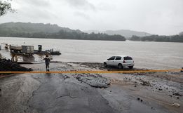 Veículo cai no Rio Uruguai no Porto da Barca em Itapiranga