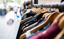 Após quatro quedas seguidas, intenção de consumo sobe em SC 