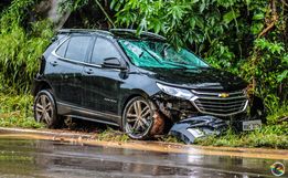 Saída de pista deixa feridos na BR-282 entre SMO e Maravilha
