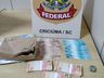 Casal é preso ao receber R$ 10 mil em notas falsas via Correios em Santa Catarina