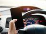 Quase 50 mil motoristas em SC foram multados por uso de celular ao volante em 2025