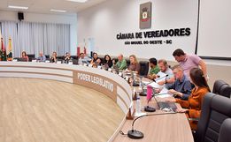 Câmara de São Miguel do Oeste aprova uso de equipamento de saúde em regime de urgência