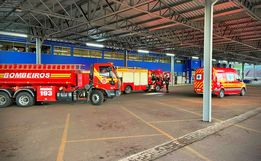  Incêndio atinge freezer de supermercado em SMO e é rapidamente controlado pelos bombeiros