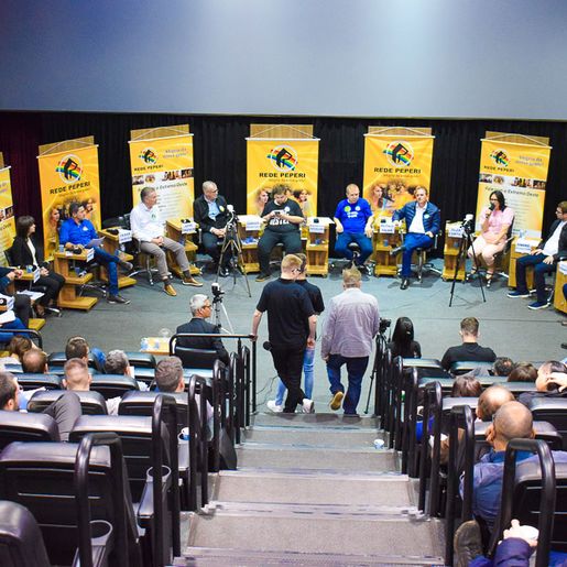 VÍDEO: 13 candidatos participam do primeiro Debate Eleitoral da Peperi