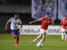 Com polêmica, Internacional segura pressão e vence Bahia no Campeonato Brasileiro