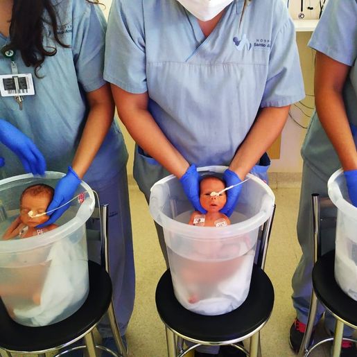 Hospital usa banho de ofurô e musicoterapia no tratamento de prematuros