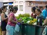 Feirantes iniciam comercialização de produtos na Área coberta da Praça Central 
