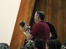 Fiéis lotam Igreja Matriz em celebração de véspera de Natal