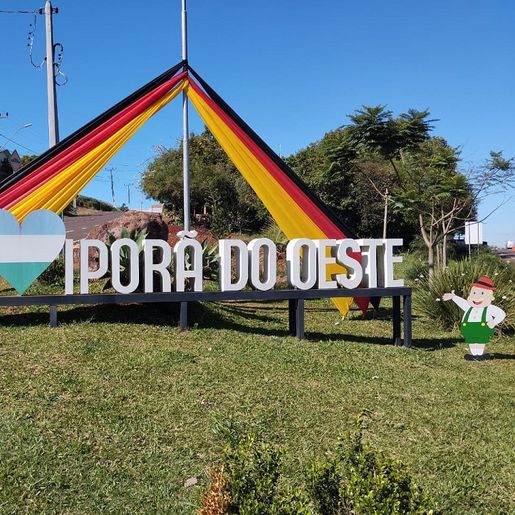 Ornamentação típica traz clima da Kerbfest 2023 à Iporã do Oeste