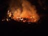 Incêndio consome completamente casa no interior