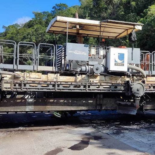 Deslocamento de máquina causa interdição da BR-163 