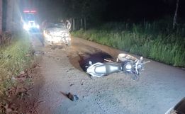 Homem sofre graves ferimentos em colisão frontal em Anchieta