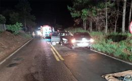 Colisão frontal deixa duas pessoas férias na SC-305