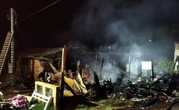 Incêndio deixa pelo menos 15 pessoas desalojadas em Belmonte