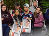 VÍDEO: manifestação pela morte de jovem é marcada por fortes emoções