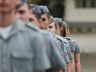 SC vai trocar escolas cívico-militares por Programa Cívico Familiar para projeto em 2024