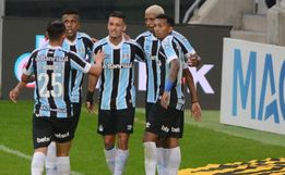 Grêmio vence o Brasiliense e larga em vantagem na Copa do Brasil
