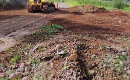 Com cinco equipes nas ruas, prefeitura acelera recuperação de estradas rurais em São Miguel do Oeste