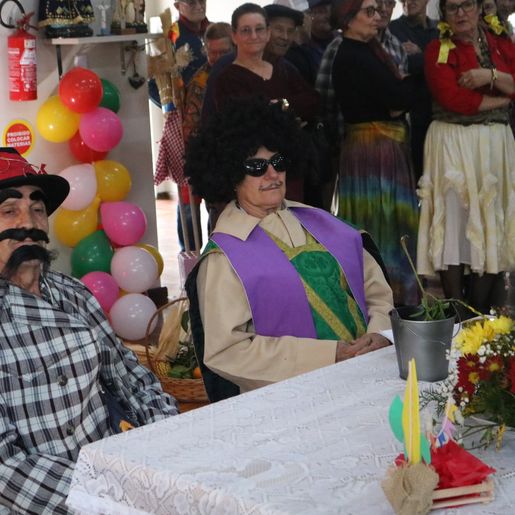 Centro de Idosos realiza Arraial da terceira idade em São José do Cedro